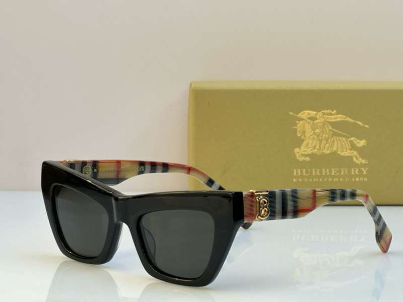 Picture of Burberry Sunglasses _SKUfw55532492fw